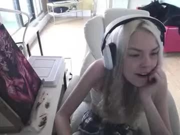 Freechat tinykylie on Chaturbate