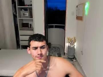 travis_bakerr on Chaturbate