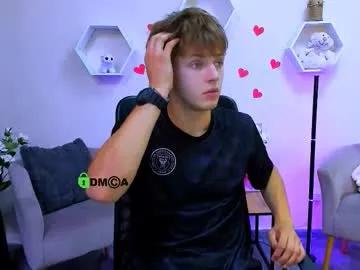 Freechat travis_wolf_ on Chaturbate