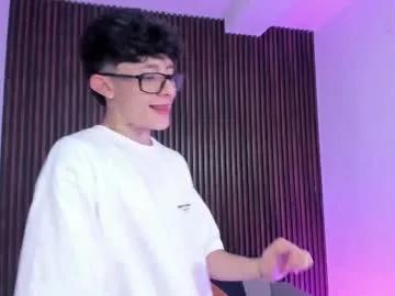 Freechat troy_rouge on Chaturbate