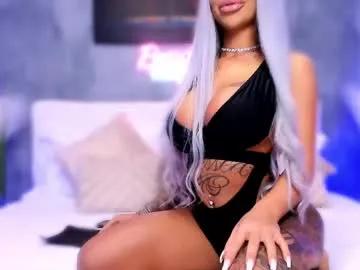 yviann on Chaturbate