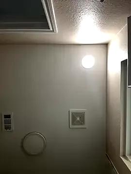 1n0nlythroat on StripChat