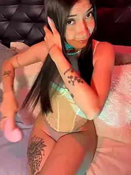 _Chartlotte on StripChat