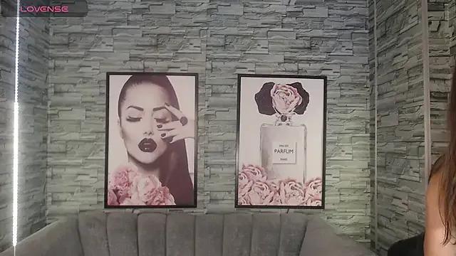 _Mia_sweet_b on StripChat