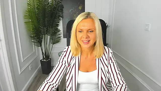 AgathaKlouin on StripChat