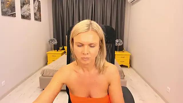 AgathaKlouin on StripChat