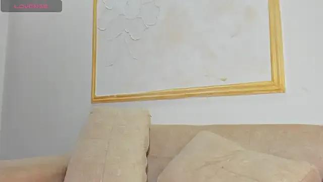 Freechat Ahilyn on StripChat