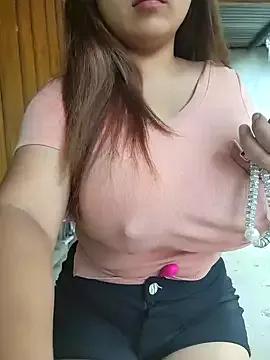 Akira_sera on StripChat