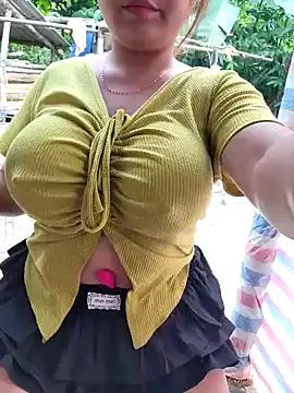 Akira_sera on StripChat