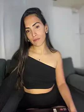 alessandra-a on StripChat