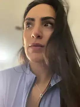 alessandra-a on StripChat