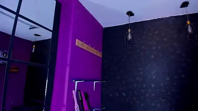 Alexa_Slave on StripChat