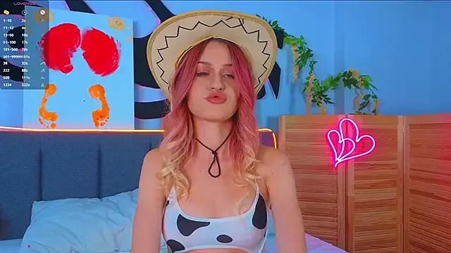 AlinaWalters on StripChat