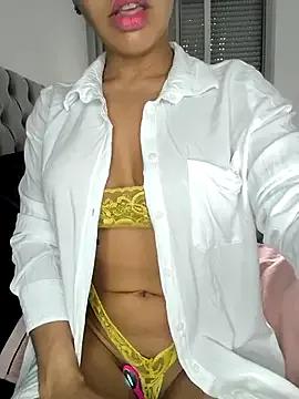 Alyssa_76 on StripChat