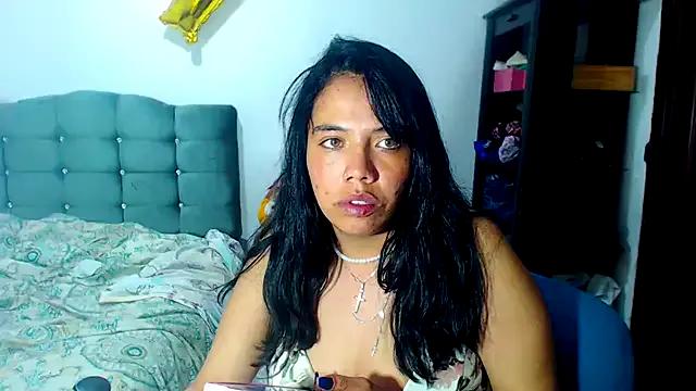 AmaraRoberts420 on StripChat