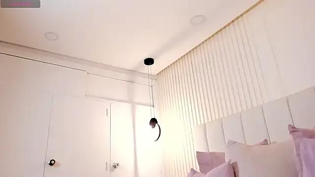 amira_sanz on StripChat