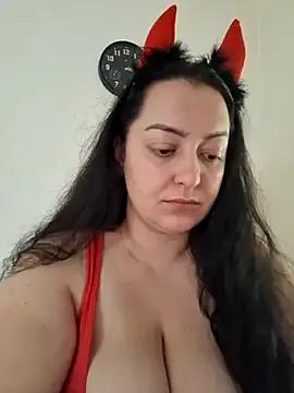 AMYRA_HOT on StripChat