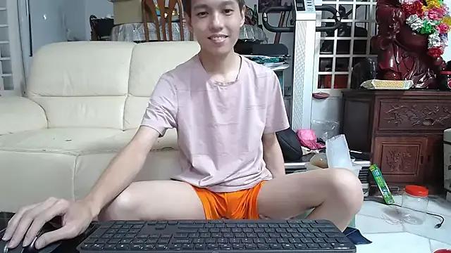 andrewooi on StripChat