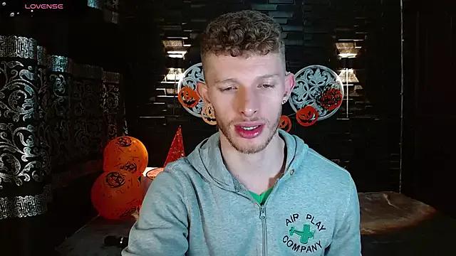 Freechat andrewxbi on StripChat