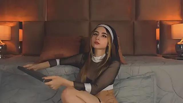 angelinepossy on StripChat