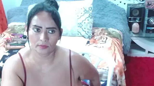 anie_milf1 on StripChat