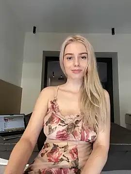 Freechat AnikaBest on StripChat