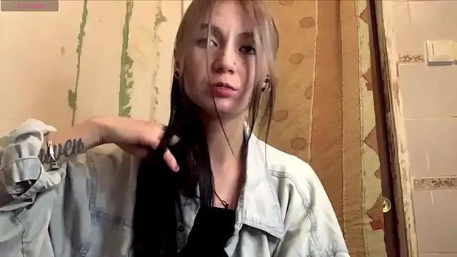 Freechat ArianeBhayani on StripChat