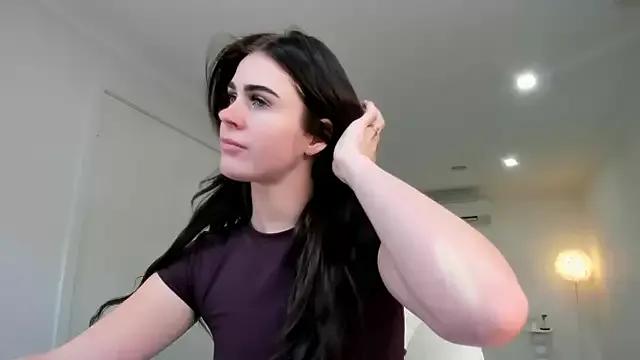 Freechat aus_queen on StripChat