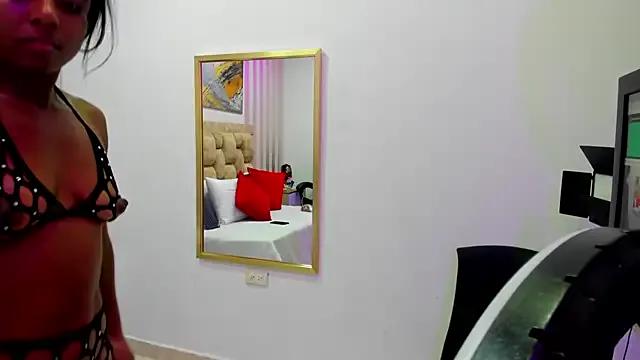 Freechat avis_lara on StripChat