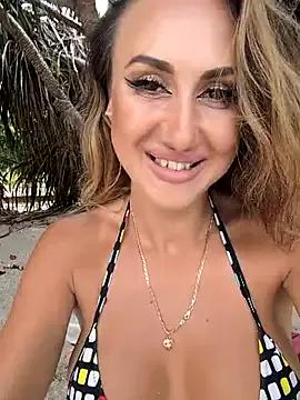 Freechat Bella-Grace on StripChat