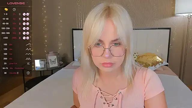 Freechat bellatip on StripChat