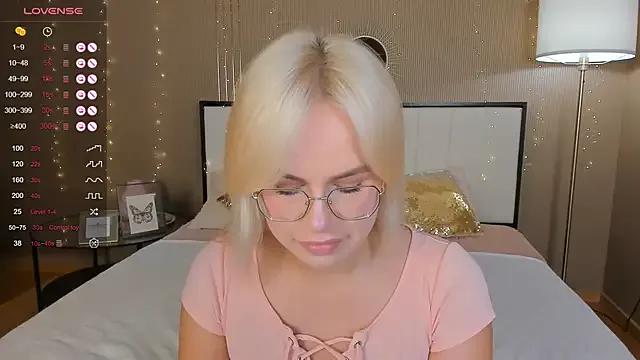 Freechat bellatip on StripChat