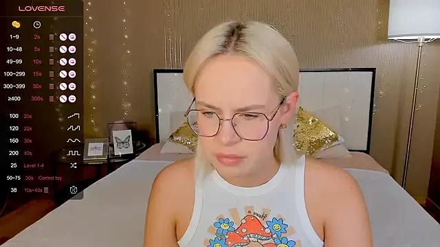 Freechat bellatip on StripChat