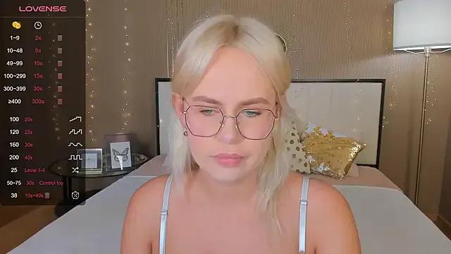 Freechat bellatip on StripChat