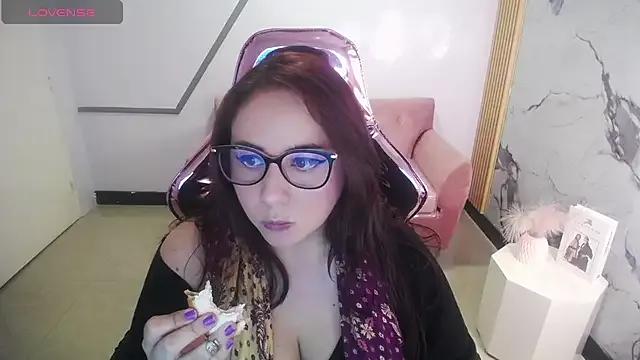 bellatrix_ch on StripChat