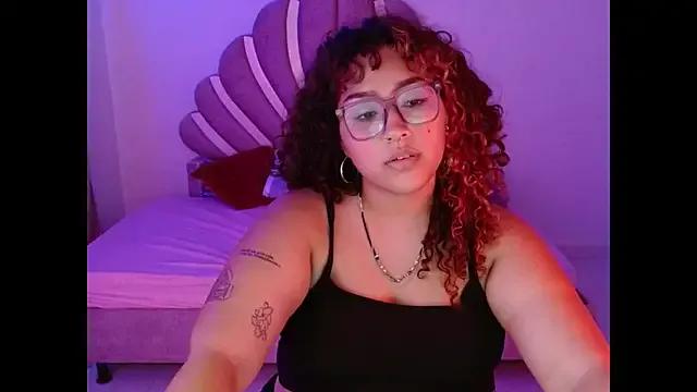 BlueeVelvet on StripChat