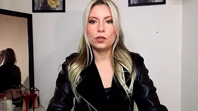 brianna_smoke on StripChat