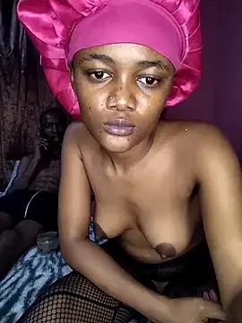 BrownRoxxane6 on StripChat