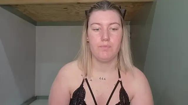 C1eopatra on StripChat