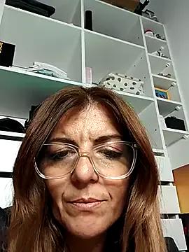 Freechat Carolain3_9 on StripChat
