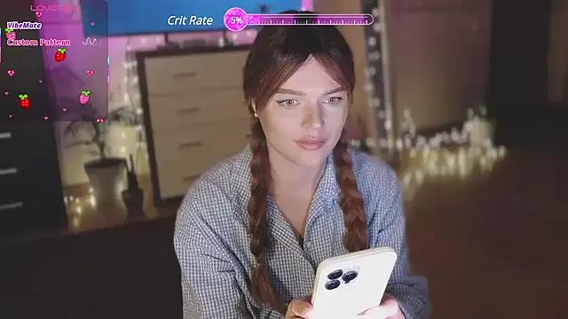 CherryRed_Girl on StripChat