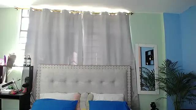 Freechat Chiqui_milk_ on StripChat