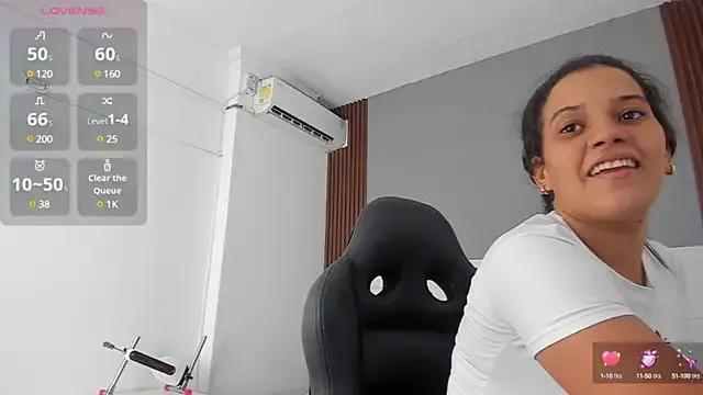 Freechat Chiqui_milk_ on StripChat