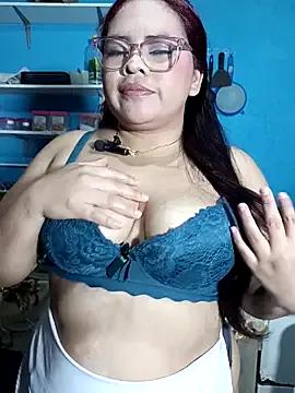 Chizuqui25 on StripChat