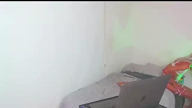 Freechat ChristinaSaphier on StripChat