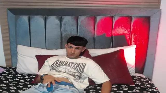 cody_fox10 on StripChat