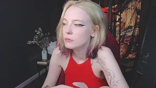 Crackling_Tatii on StripChat