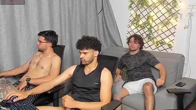 crisandrews on StripChat