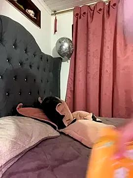 CristalGmez on StripChat