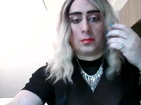 CristinaTrav on StripChat